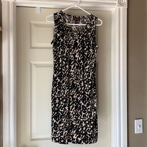 Mom Dana Buchanan sleeveless dress